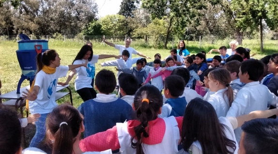 AGUA SEGURA PARA CIENTOS DE CHICOS AGUA SEGURA PARA CIENTOS DE CHICOS